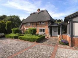 136 Morella Cottage, The Street, Worthing BN13 3XF