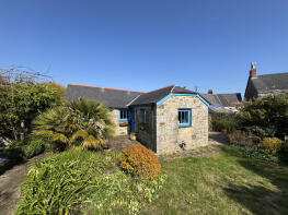 8 The Barn, St Pol De Leon View, Trungle, Penzance TR19 6US