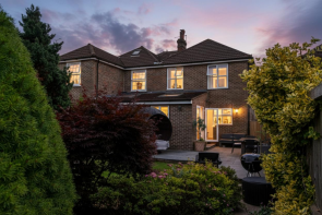 37, Queens Road, Haywards Heath RH16 1EH