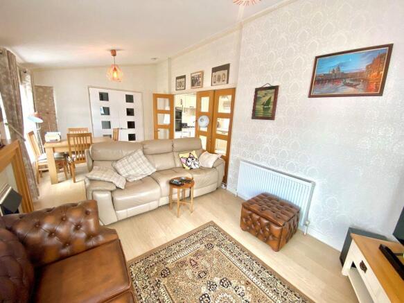 Lounge/Dining Room