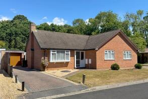 2, Roberts Close, Lymington SO41 0ZE