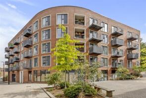 26, Newland Gate, Lilys Walk, High Wycombe HP11 2FZ