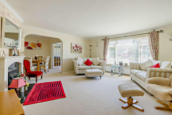 8693474-interior0...