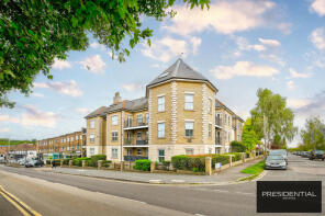 7, 151 Park Grange, Manor Road, Chigwell IG7 5GT