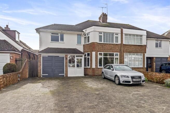 38 Robson Road-002.JPG