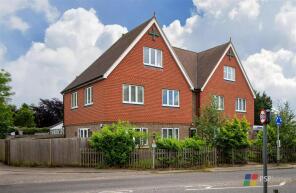 Flat 1, The Ansty Cross, Cuckfield Road, Haywards Heath RH17 5AG