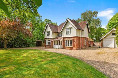 Amersham Road, High Wycombe, HP13