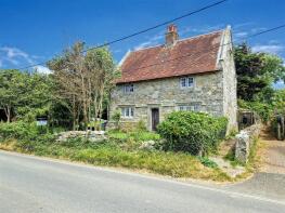 Lower House, Church Place, Ventnor PO38 2HB