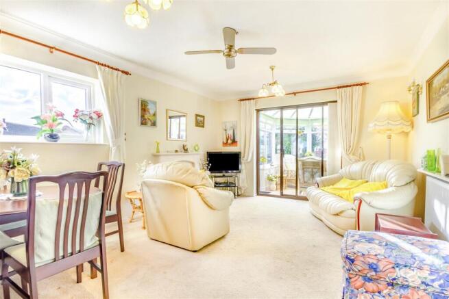 8674669-interior12.jpg