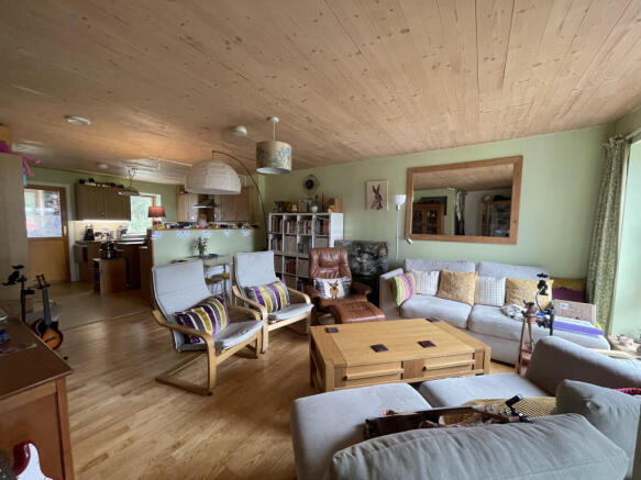 Lounge a.JPG