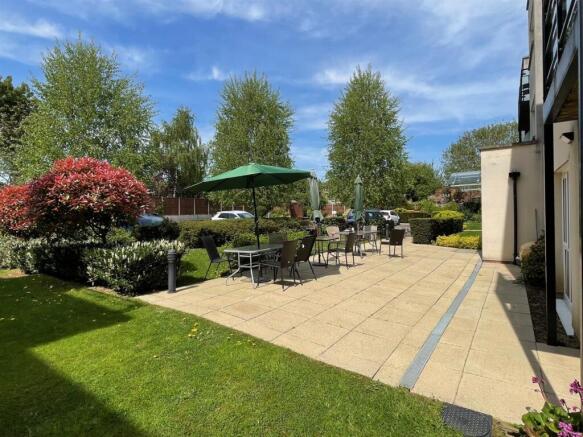 Waggoners Patio 2.jpg
