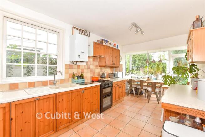 Kitchen/ Breakfast Room