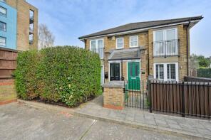 5, Kingswood Terrace, London W4 5BN