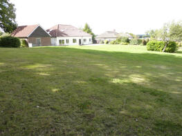 The Hoo, Dagnall Road, Dunstable LU6 2LD