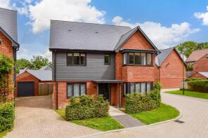 2, Long Lane, Haywards Heath RH17 6FS
