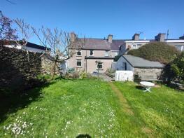 32, Machine Street, Amlwch LL68 9HA