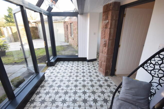 FEATURE PORCH 