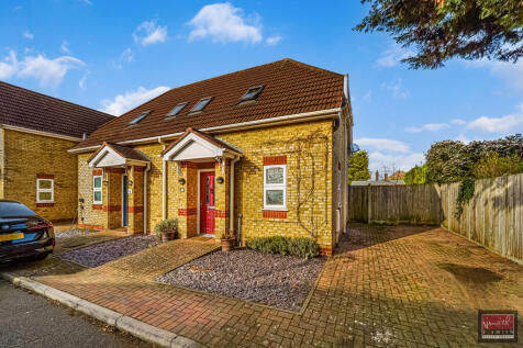 Chalet Close, Ashford