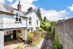 2, Orchard Cottages, Horsham Road, Dorking RH5 4LT