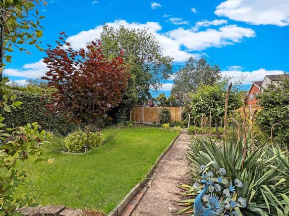 Lovely Garden 978
