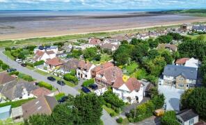 6, Court Road, Kewstoke BS22 9UT