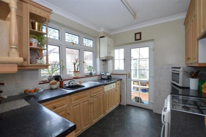 1 Godfrey Avenue kit.JPG