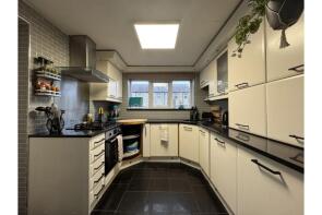 24a, Leef Street, Moldgreen, Huddersfield HD5 9DF