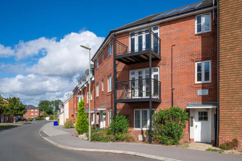 Jubilee Drive, Fleet, GU52