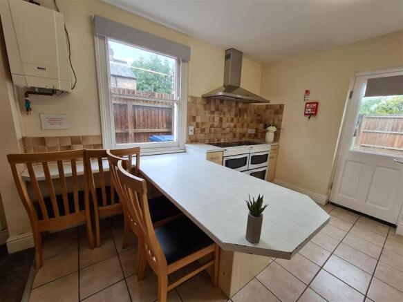 Kitchen/Dining