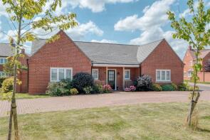 26, Pinchfield Gardens, Worcester WR2 6NB