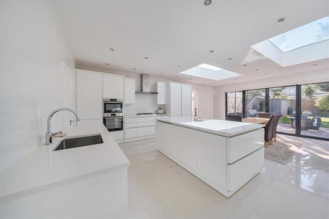 Kitchen Area 1.jpg
