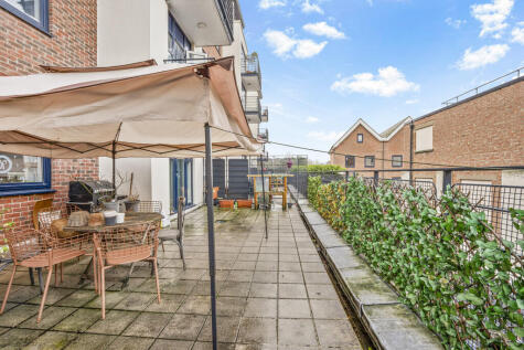 Charter Quay, Kingston Upon Thames