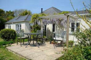 Larachbeg, Wellow Top Road, Yarmouth PO41 0TL