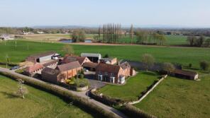 Lynes Place Farm, B4216 Road Unofficially Known As Newent Lane, Gloucester GL19 3AW