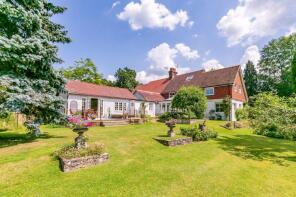 Merriedown, Franksfield, Guildford GU5 9SS