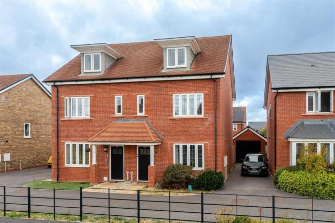 99 Moorhen Rd BS49 4FP 5.jpg