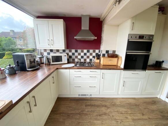 kitchen 2.jpg