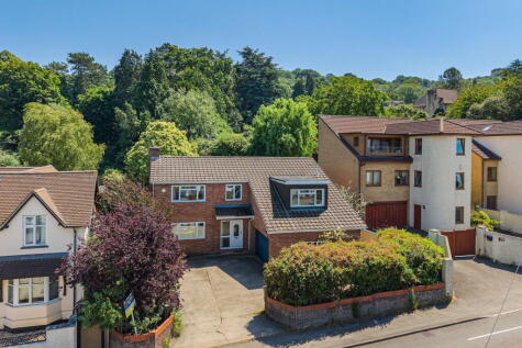 Stroud Road, Tuffley, Gloucester, GL4 0AY