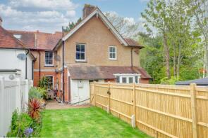 7, Elm Cottages, Coldharbour Road, Hailsham BN27 3QD