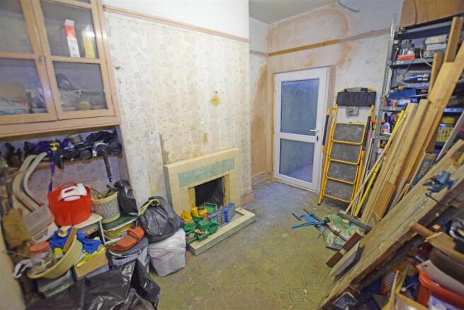 Middle Room.jpg