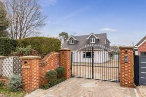 Marzden, Brighton Road, Horsham RH13 8HD