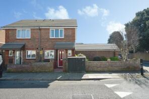 132, Henderson Road, Southsea PO4 9TT