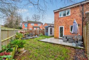 19, Coltsfoot Place, Hook RG27 9PW