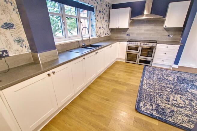 Kitchen (1).jpg