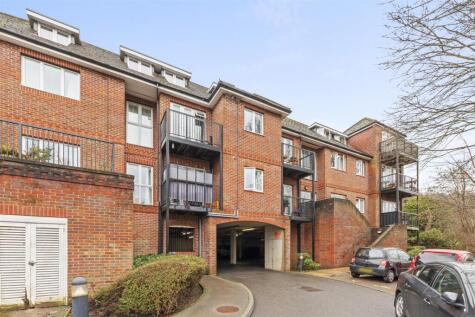 Walk Of Station, High Wycombe