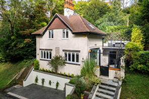 Little Dorcham, Long Hill, Caterham CR3 7LF