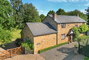 Wroxton Grange, Church Street, Wroxton OX15 6QE