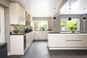 1, Poynton Wood Crescent, Sheffield S17 4NB
