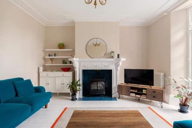 1C6R9ACM - Living Room C.jpg