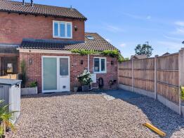 35, Arnold Road, Nuneaton CV13 6JG